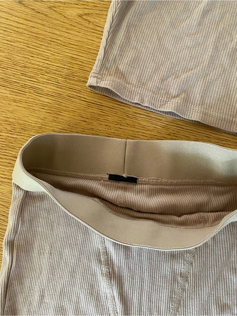 Comfrt Crop Ribbed Set - Picture 3 of 10